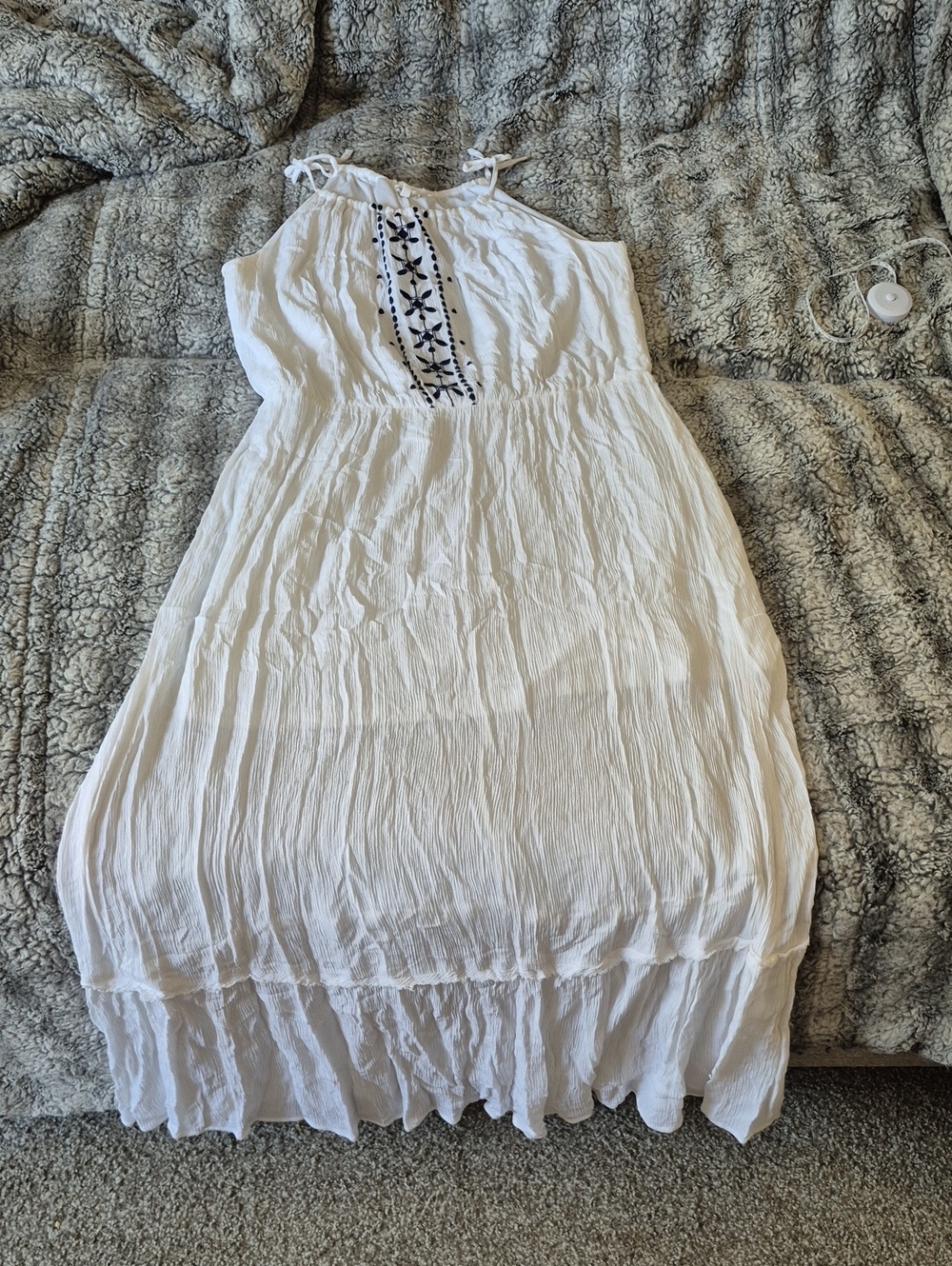 Maurices 🖤 White Maxi Halter Dress (838)